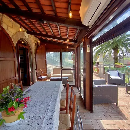 Country house La Valle Del Sole Country House Sant'Ippolito
